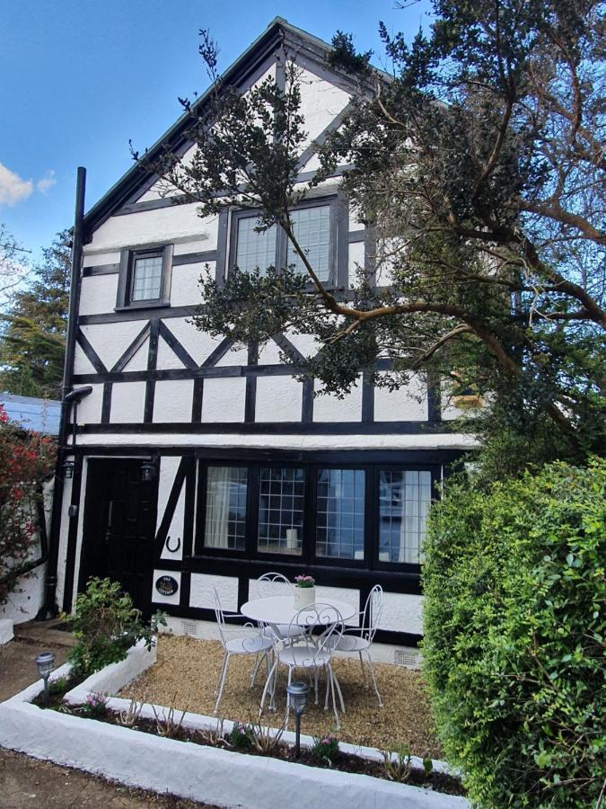 Secluded 10mins Walk To